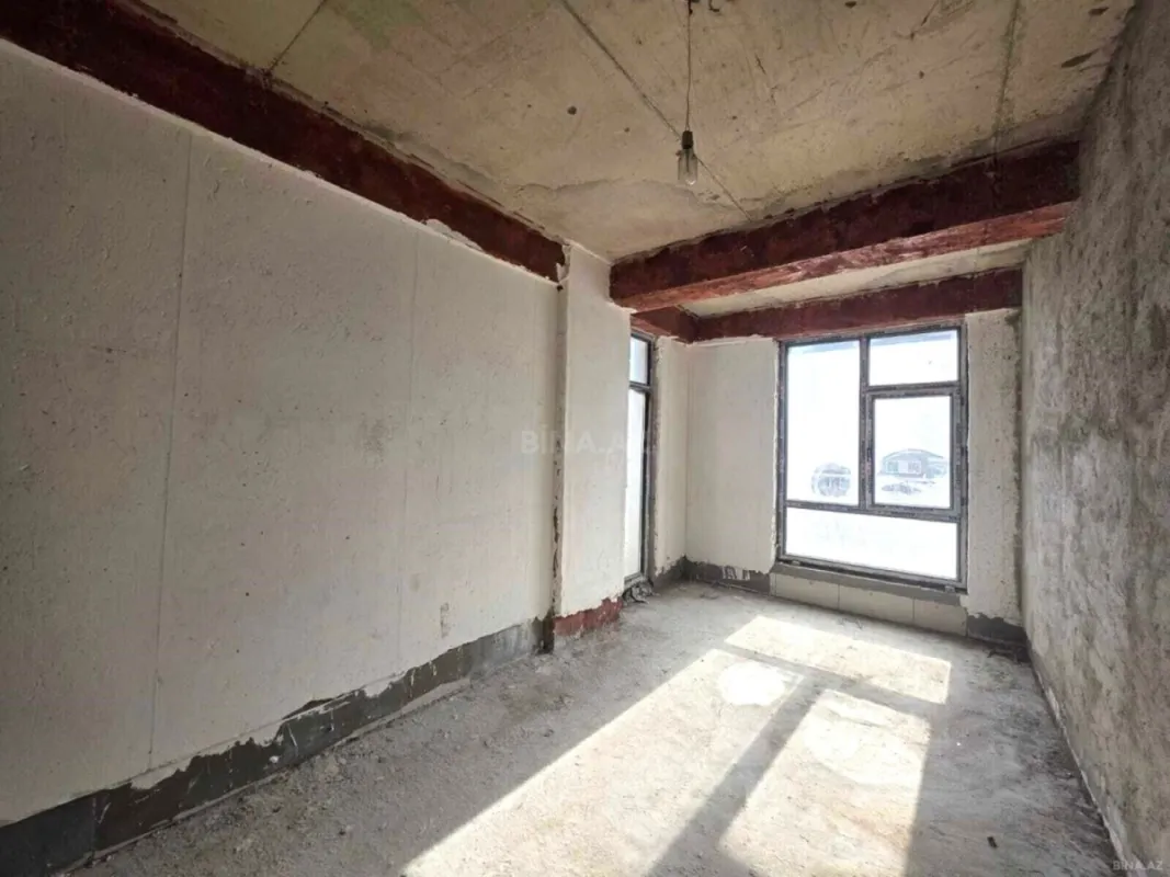 Satılır 3 otaqlı mənzil 135 m²