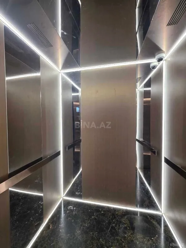 Satılır 3 otaqlı mənzil 135 m²