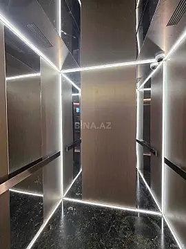 Satılır 3 otaqlı mənzil 135 m²