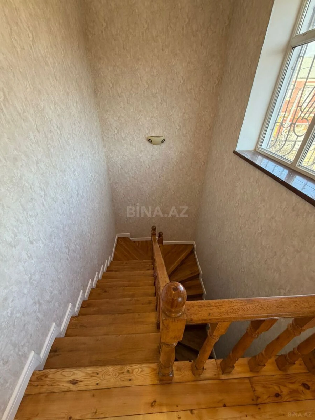 Satılır 7 otaqlı həyət evi 340 m²