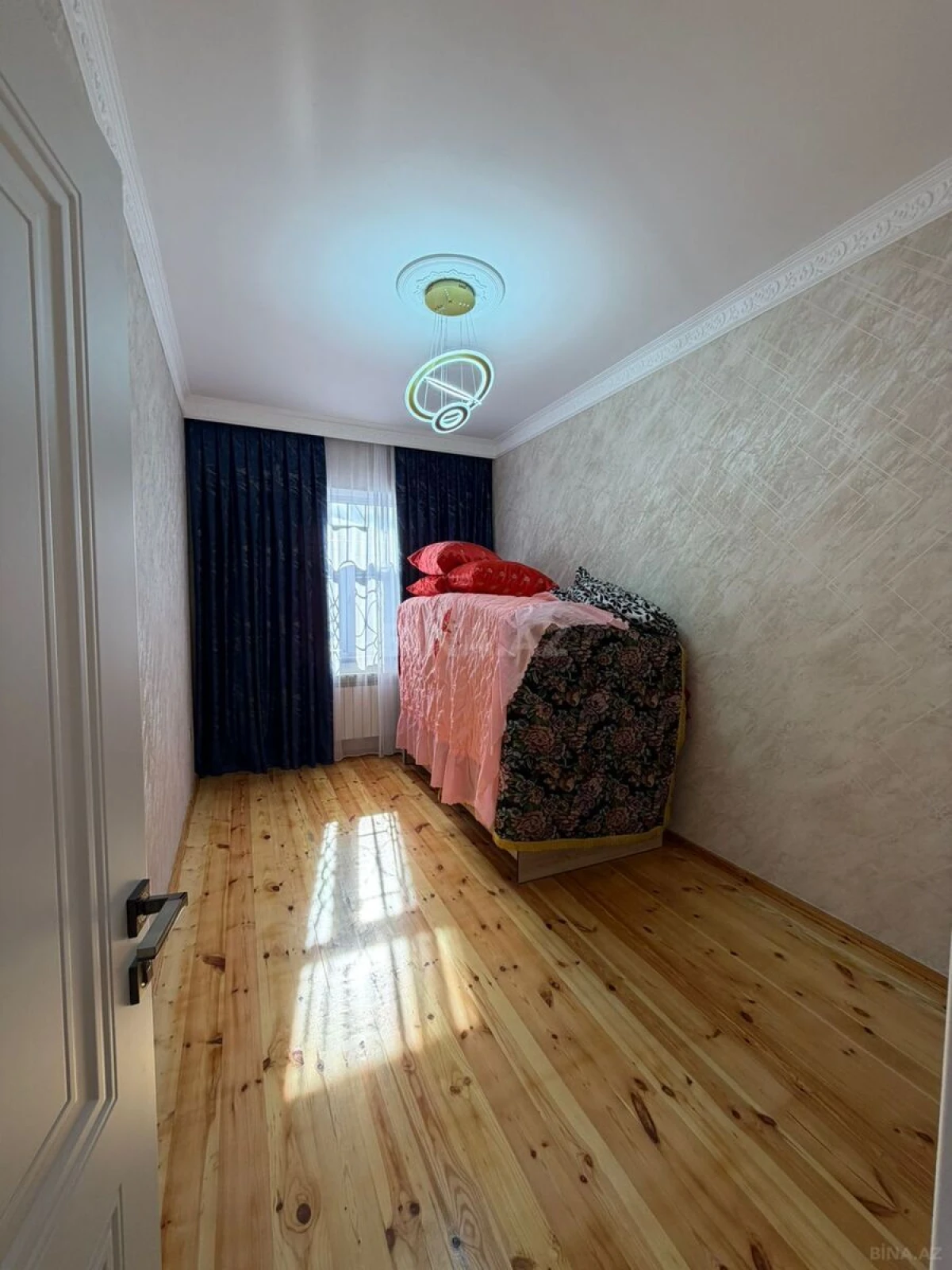 Satılır 7 otaqlı həyət evi 340 m²