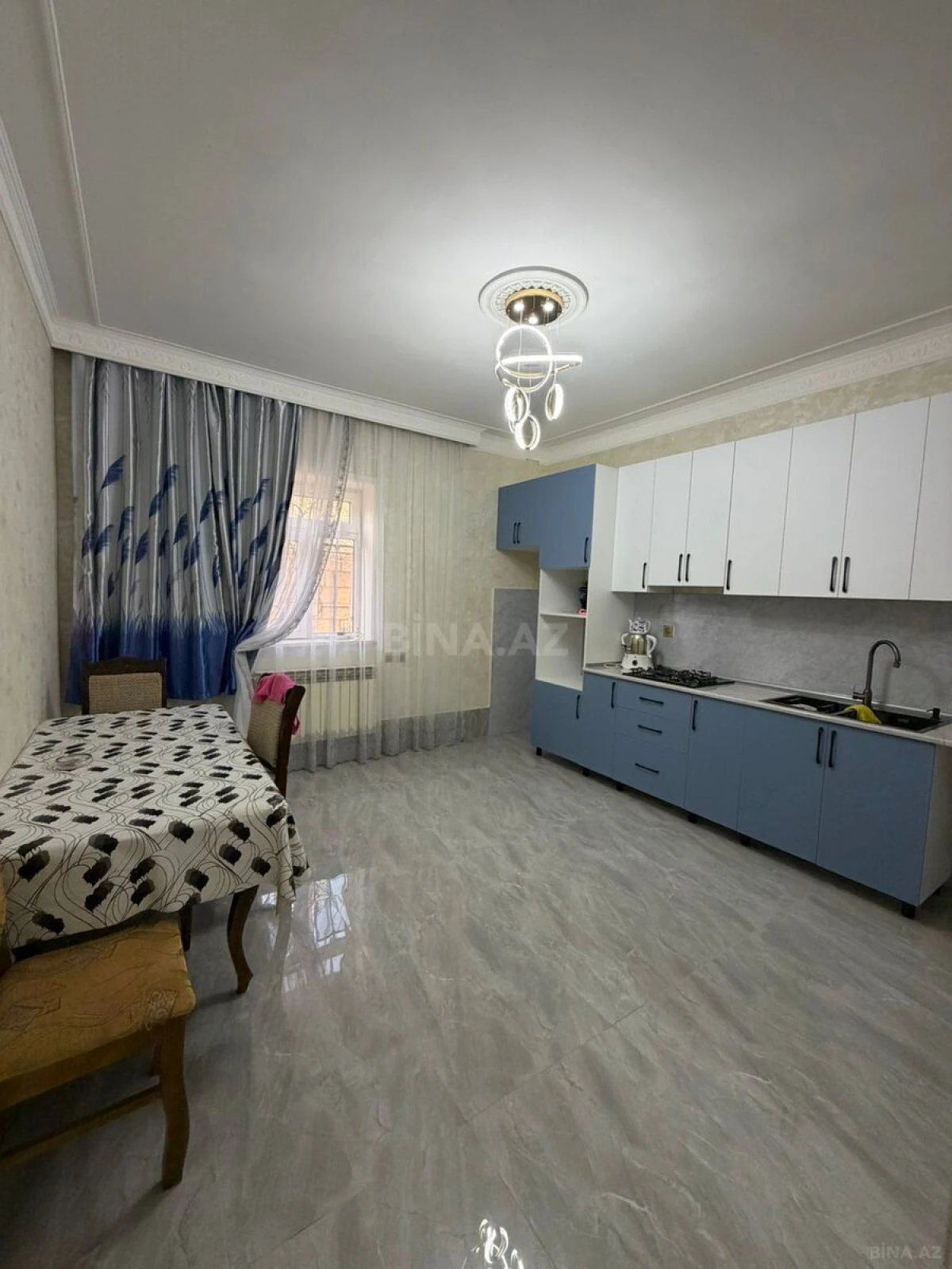 Satılır 7 otaqlı həyət evi 340 m²