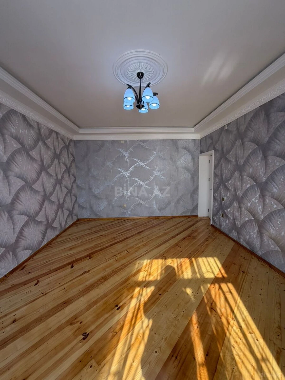 Satılır 7 otaqlı həyət evi 340 m²