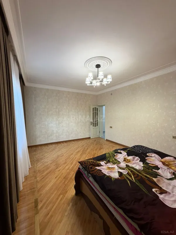 Satılır 7 otaqlı həyət evi 340 m²