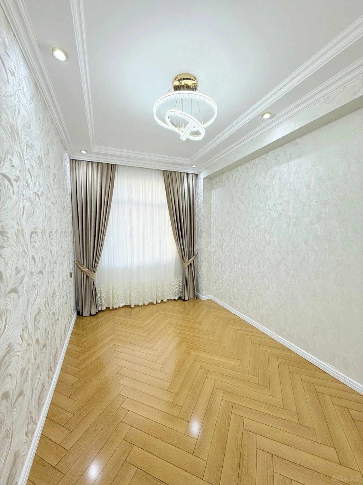 Satılır 2 otaqlı mənzil 66 m²