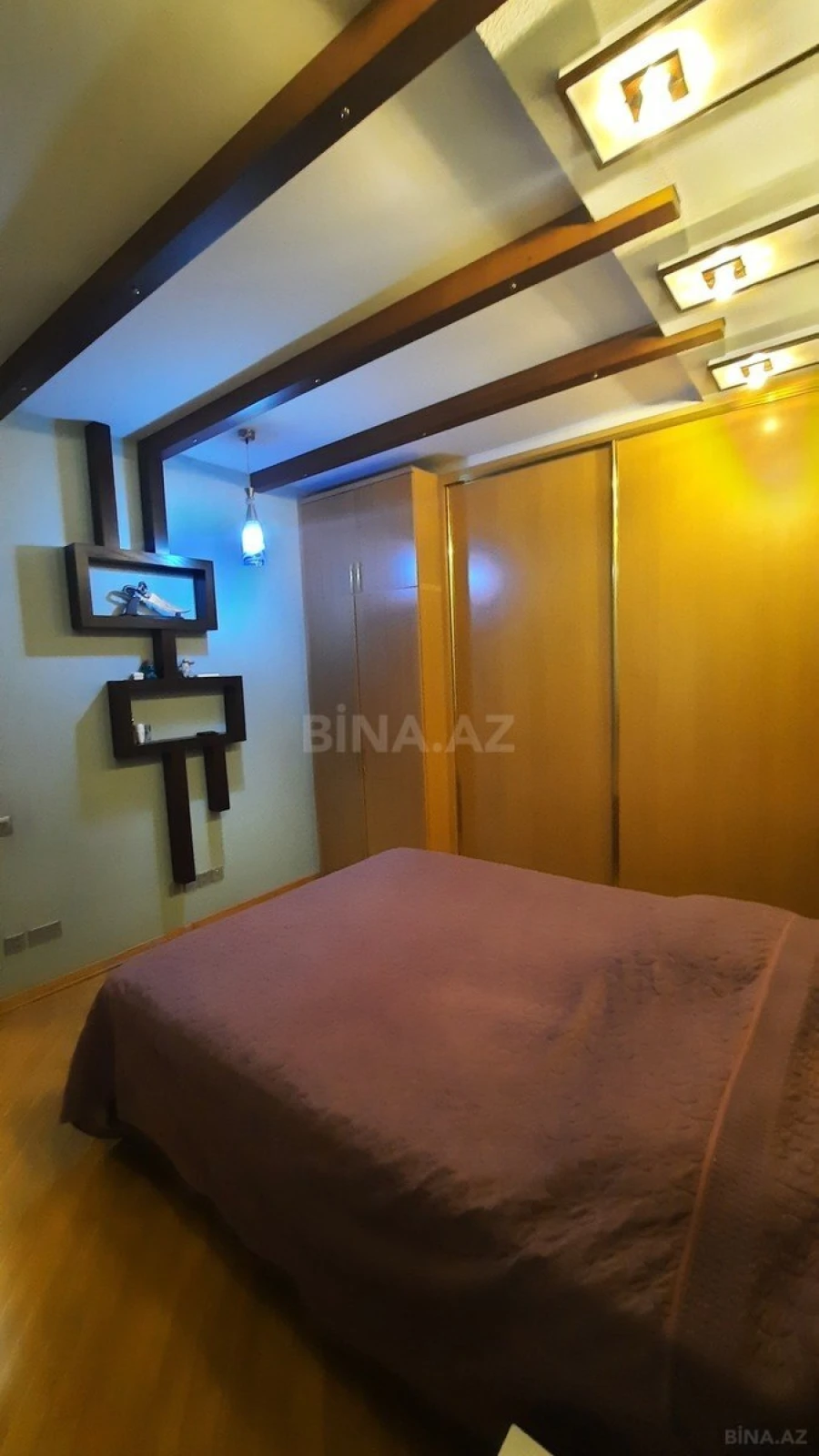 Satılır 4 otaqlı mənzil 178 m²
