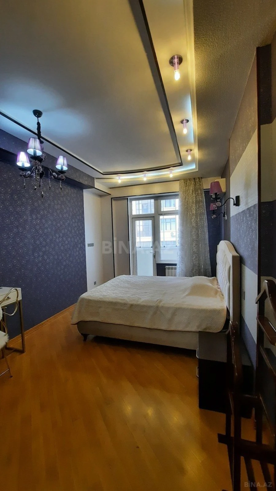Satılır 4 otaqlı mənzil 178 m²