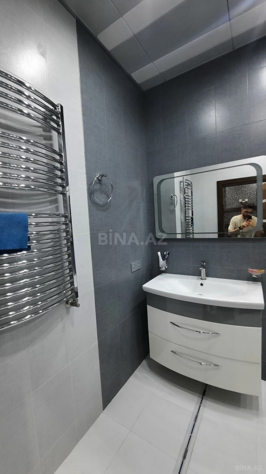 Satılır 4 otaqlı mənzil 178 m²