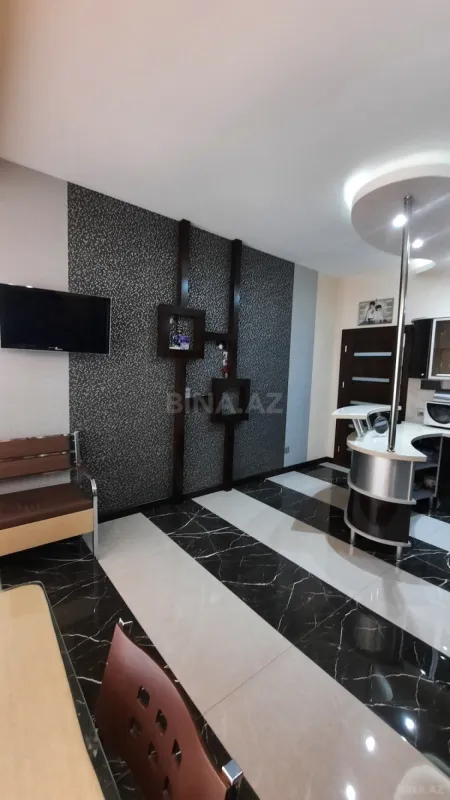 Satılır 4 otaqlı mənzil 178 m²