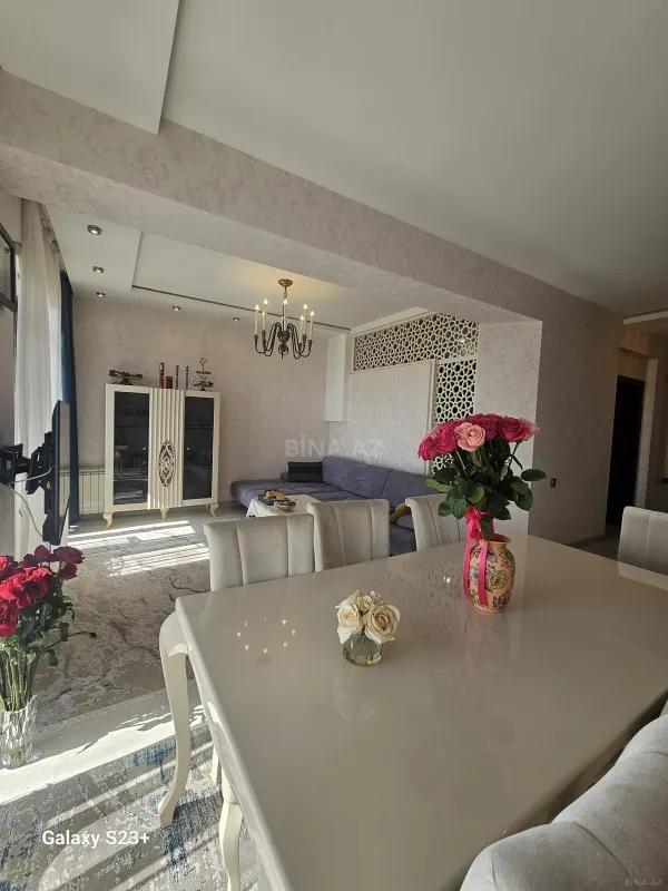 Satılır 2 otaqlı mənzil 88 m²