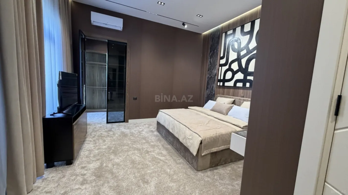 Satılır 5 otaqlı həyət evi 250 m²