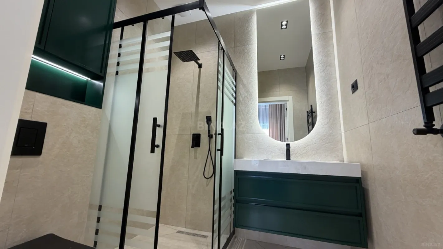 Satılır 5 otaqlı həyət evi 250 m²