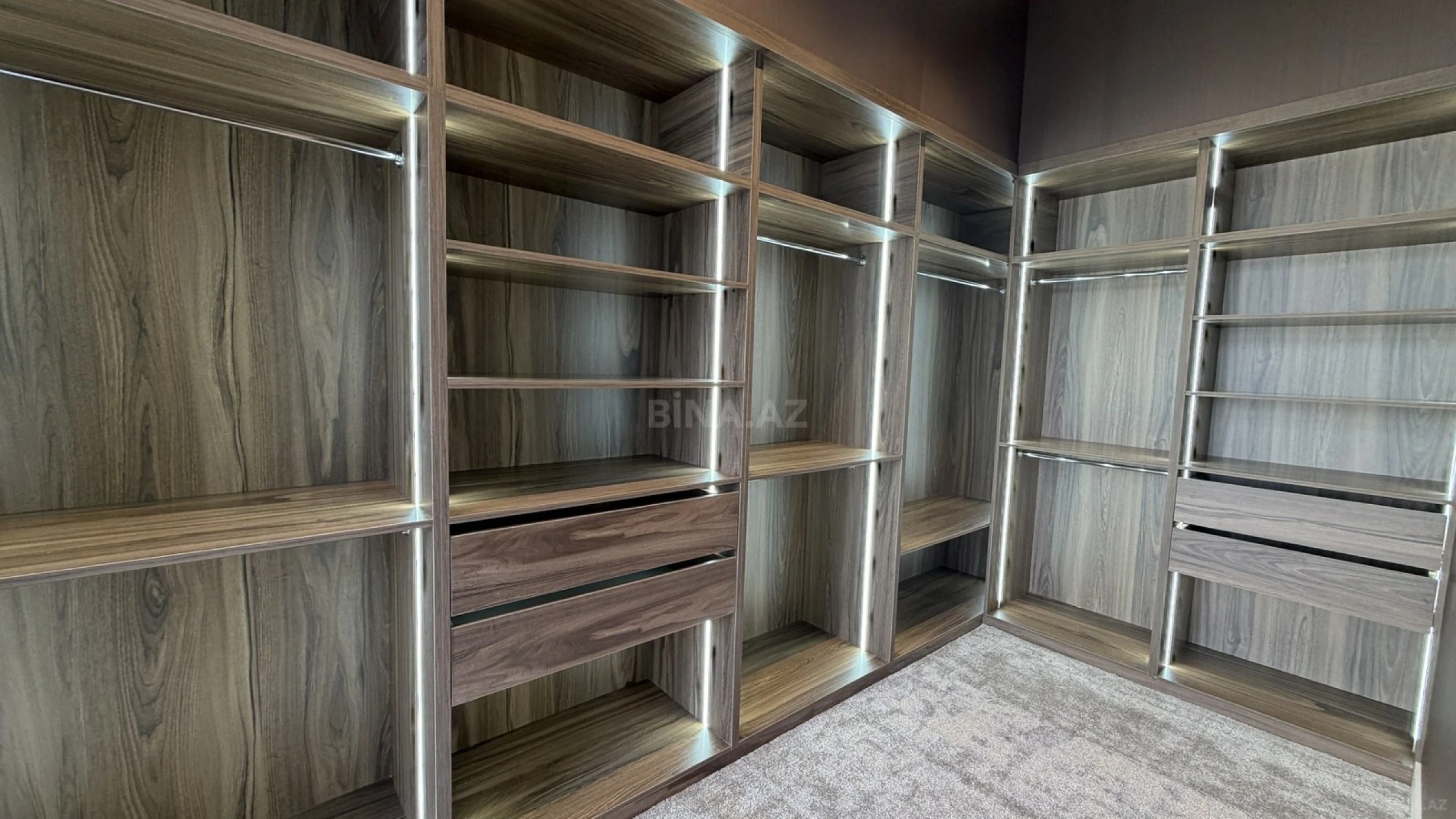 Satılır 5 otaqlı həyət evi 250 m²