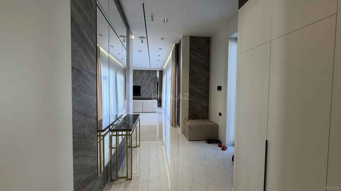 Satılır 5 otaqlı həyət evi 250 m²