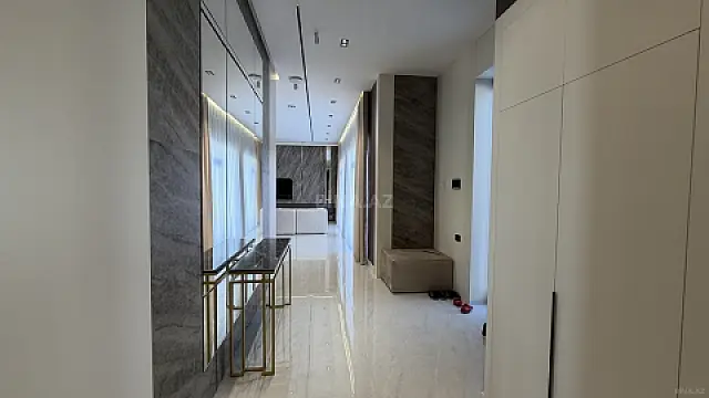 Satılır 5 otaqlı həyət evi 250 m²