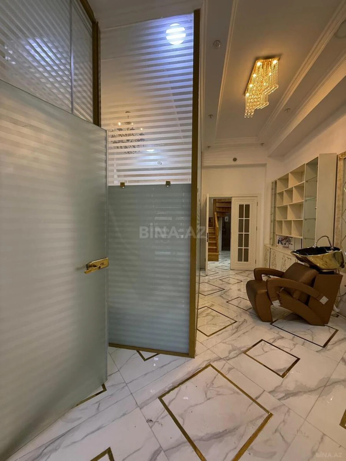 Kirayə verilir obyekt 85 m²