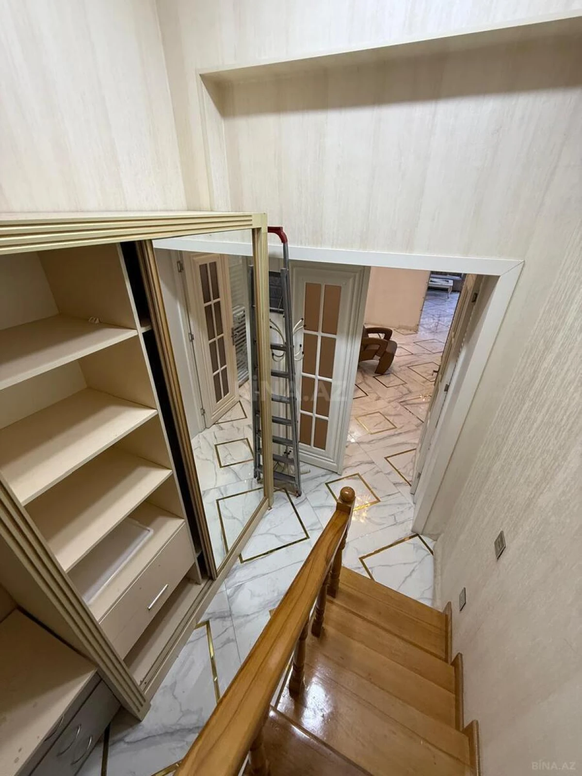 Kirayə verilir obyekt 85 m²