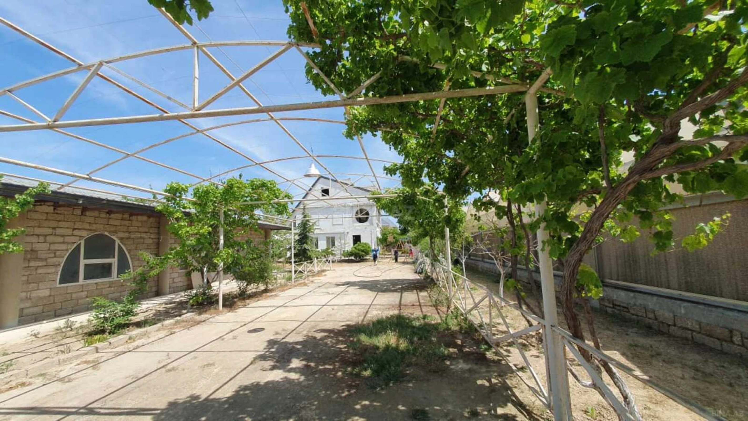 Satılır obyekt 1500 m²