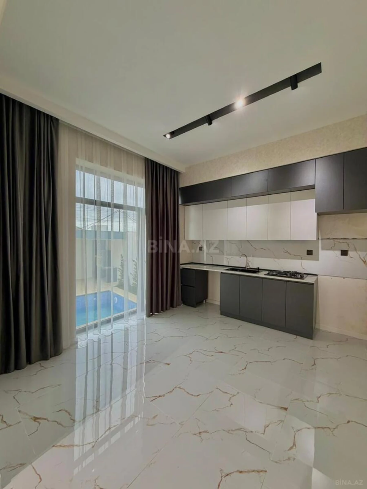Satılır 4 otaqlı həyət evi 150 m²