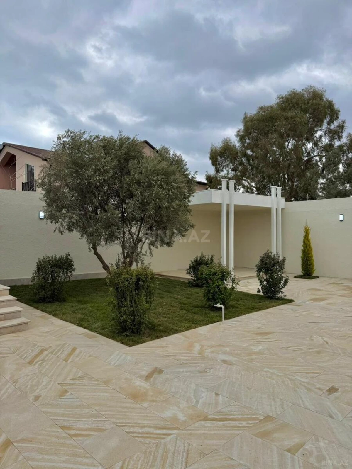 Satılır 4 otaqlı həyət evi 160 m²