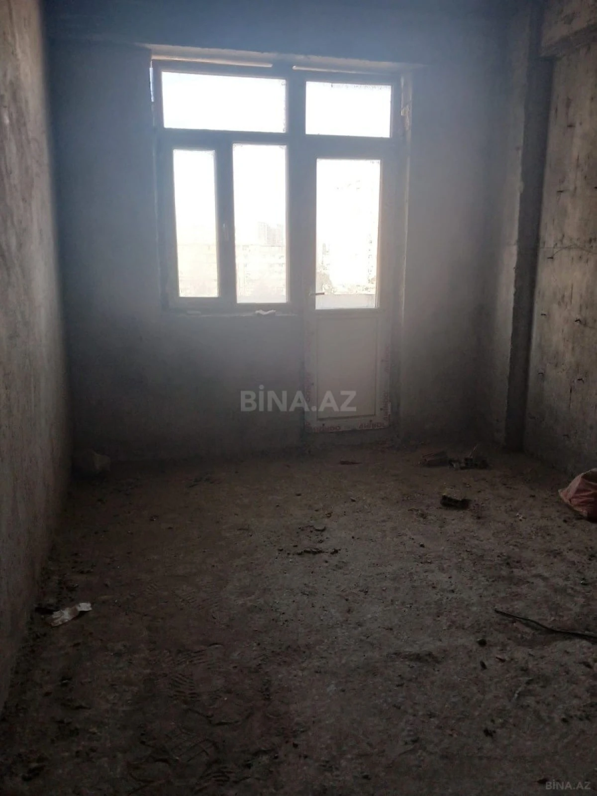 Satılır 4 otaqlı mənzil 152 m²