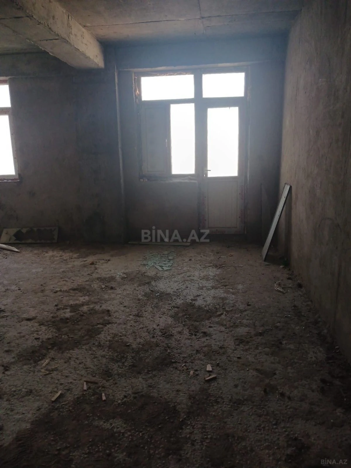 Satılır 4 otaqlı mənzil 152 m²