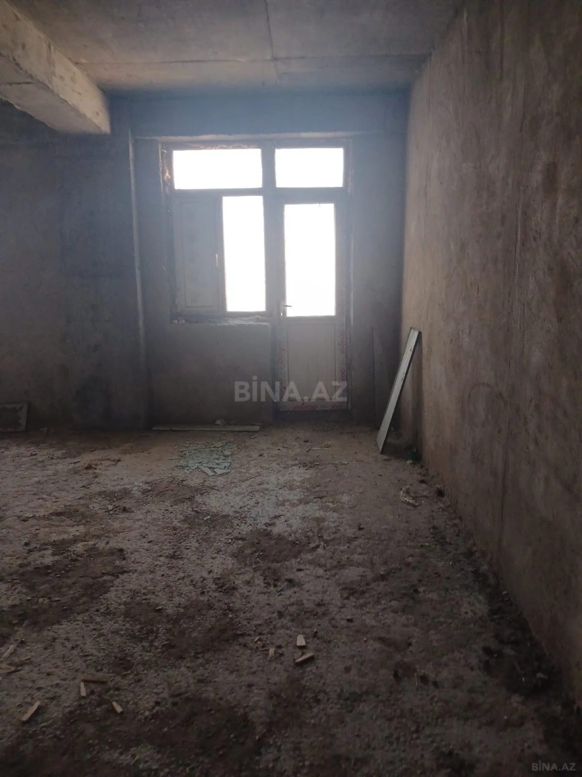 Satılır 4 otaqlı mənzil 152 m²