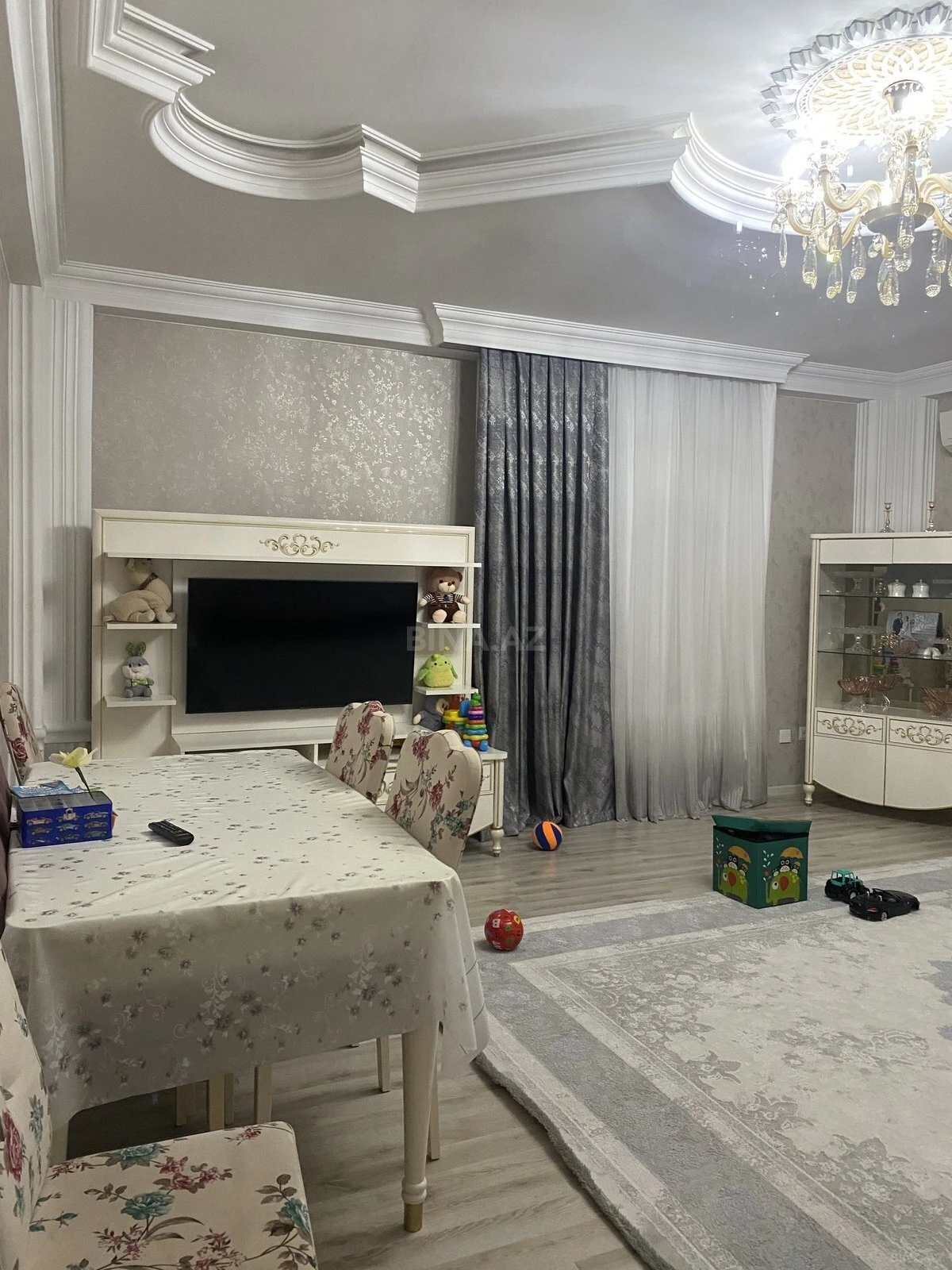 Satılır 2 otaqlı mənzil 94 m²