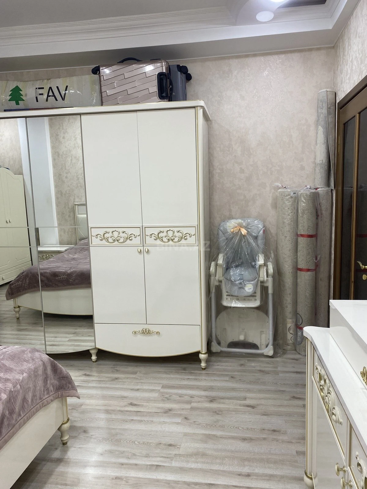 Satılır 2 otaqlı mənzil 94 m²