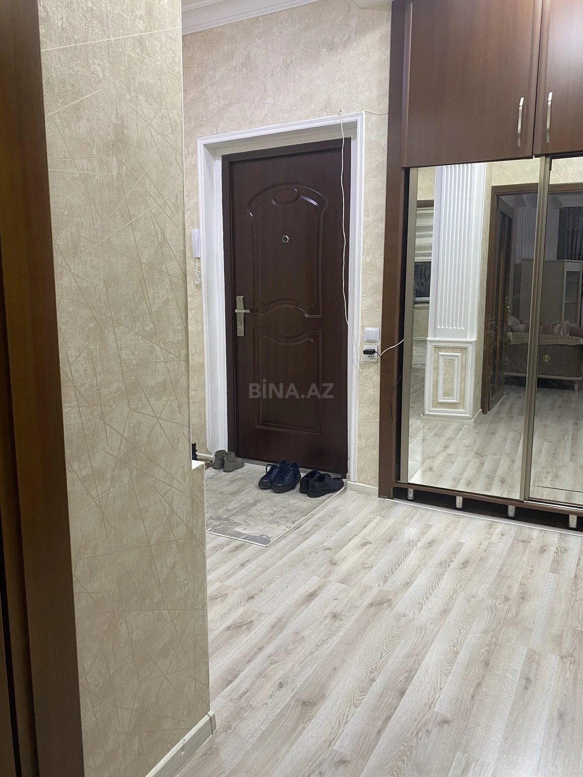 Satılır 2 otaqlı mənzil 94 m²
