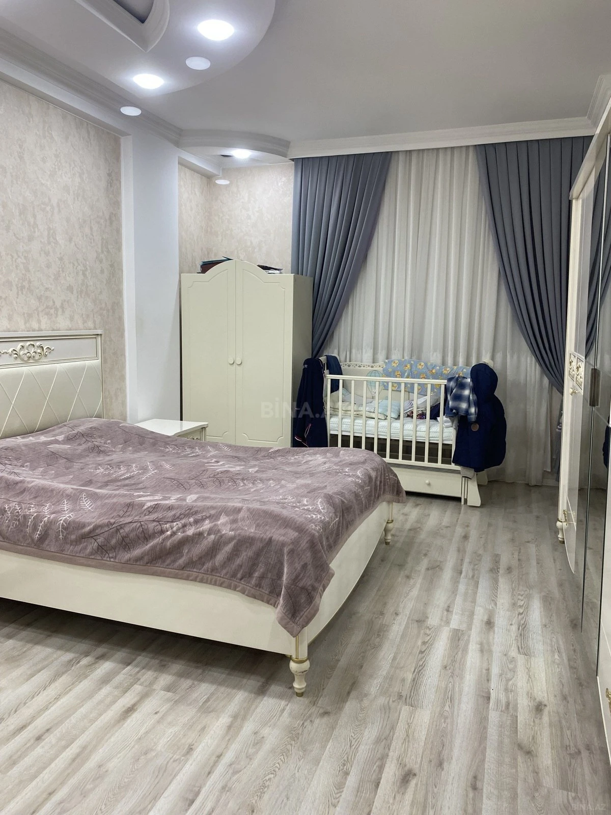 Satılır 2 otaqlı mənzil 94 m²