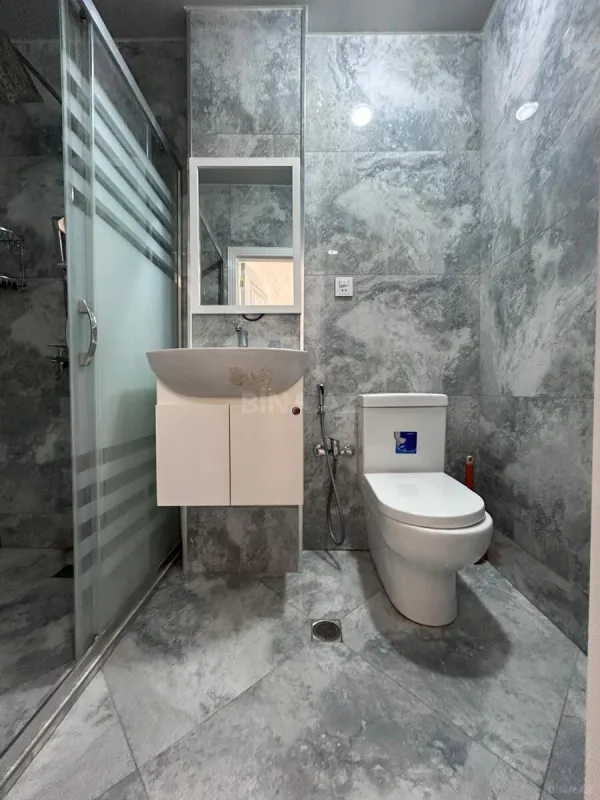 Kirayə verilir 2 otaqlı mənzil 60 m²