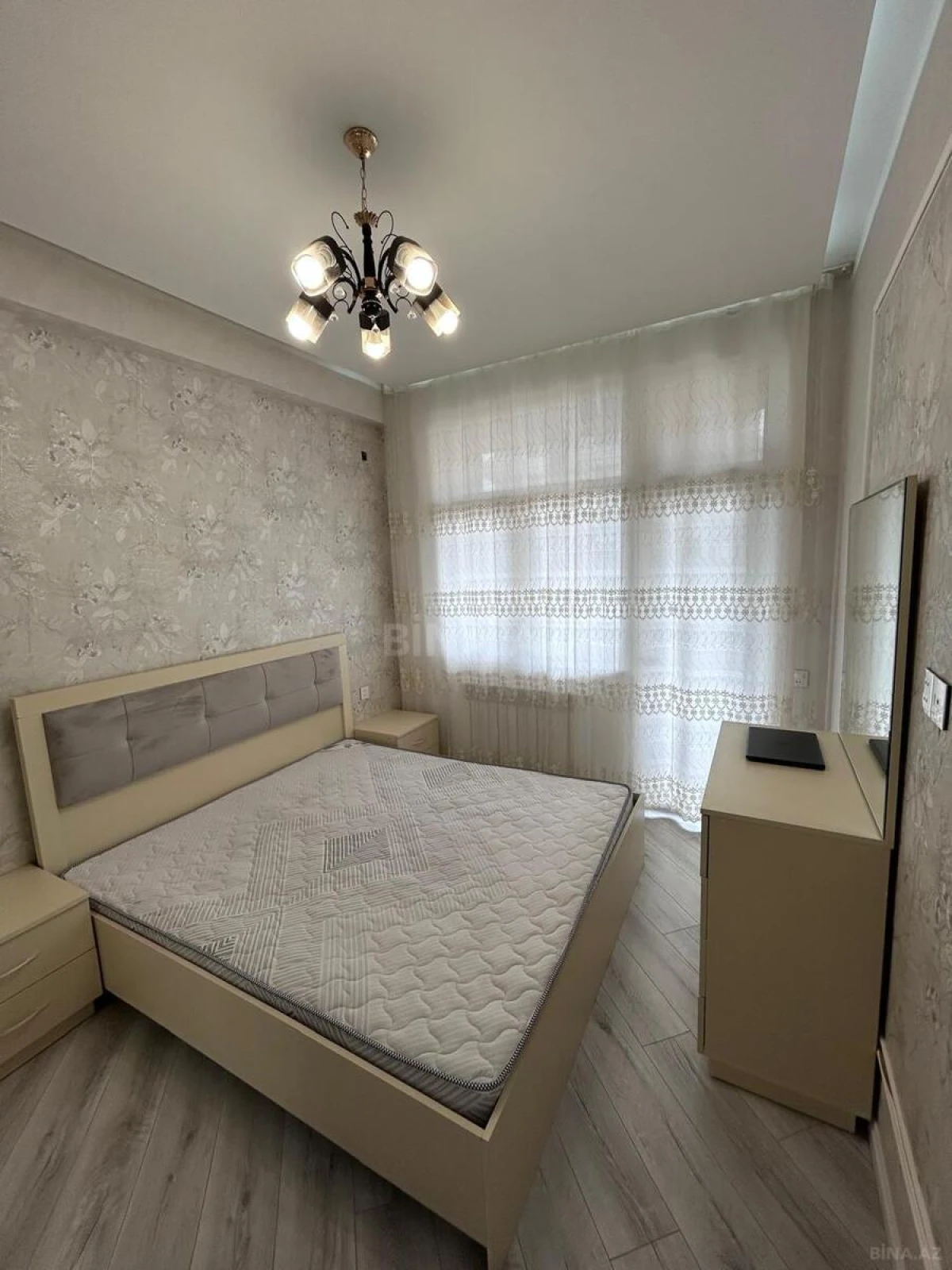 Kirayə verilir 2 otaqlı mənzil 60 m²