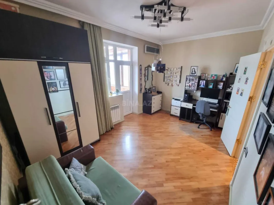 Satılır 4 otaqlı mənzil 170 m²
