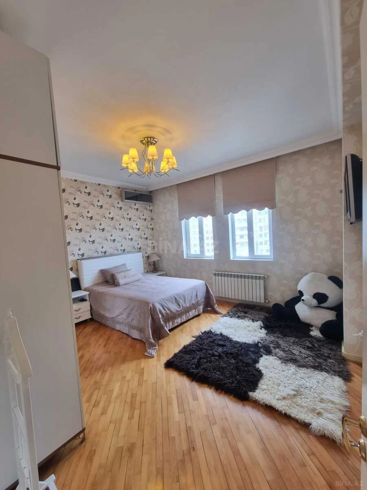 Satılır 4 otaqlı mənzil 170 m²