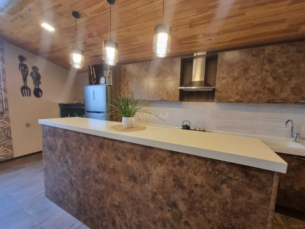 Satılır 4 otaqlı mənzil 170 m²