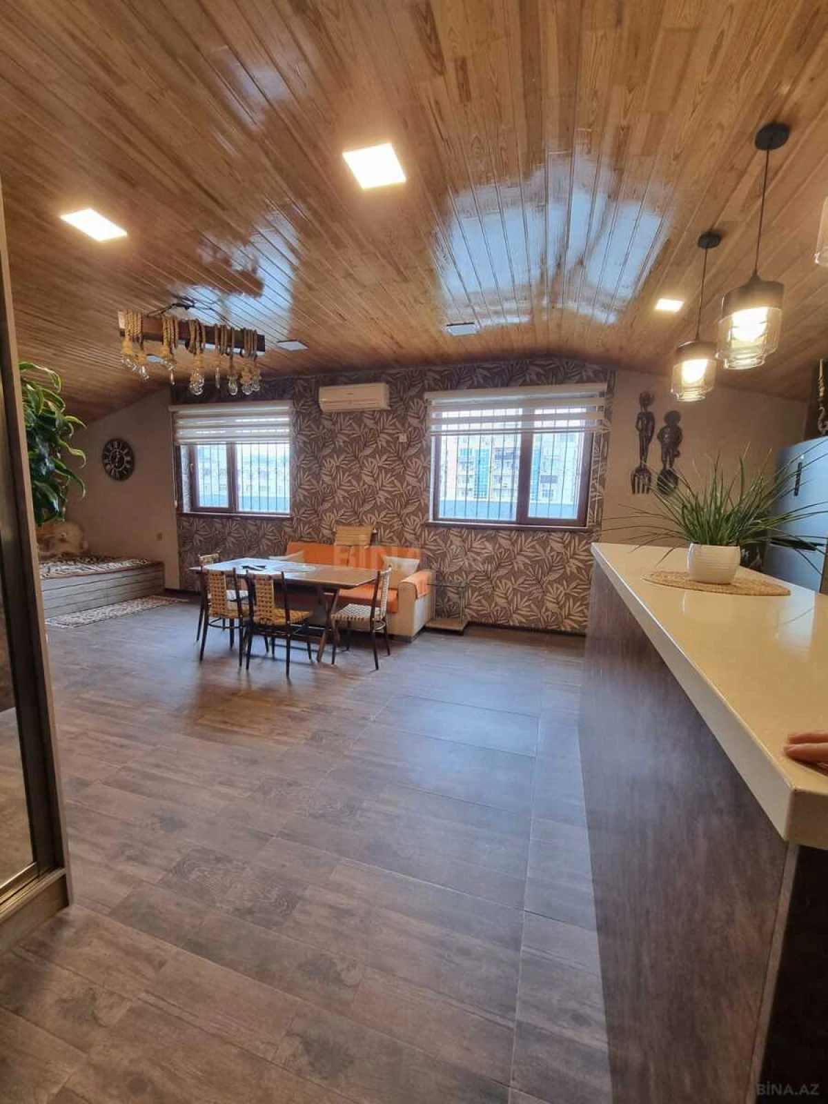 Satılır 4 otaqlı mənzil 170 m²