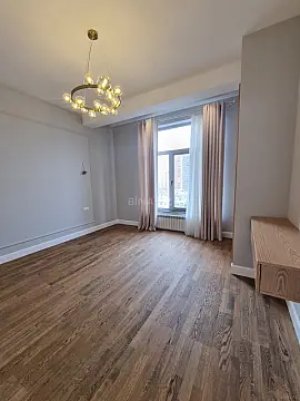 Satılır 4 otaqlı mənzil 150 m²