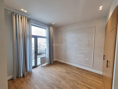 Satılır 4 otaqlı mənzil 150 m²