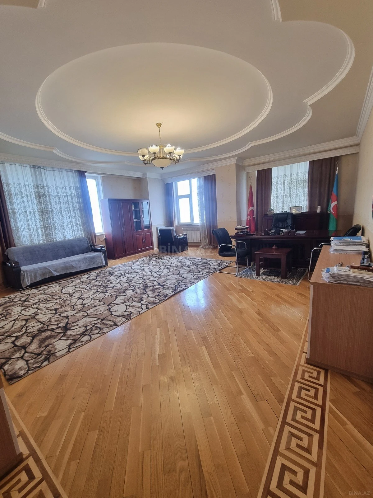 Satılır 3 otaqlı mənzil 163 m²