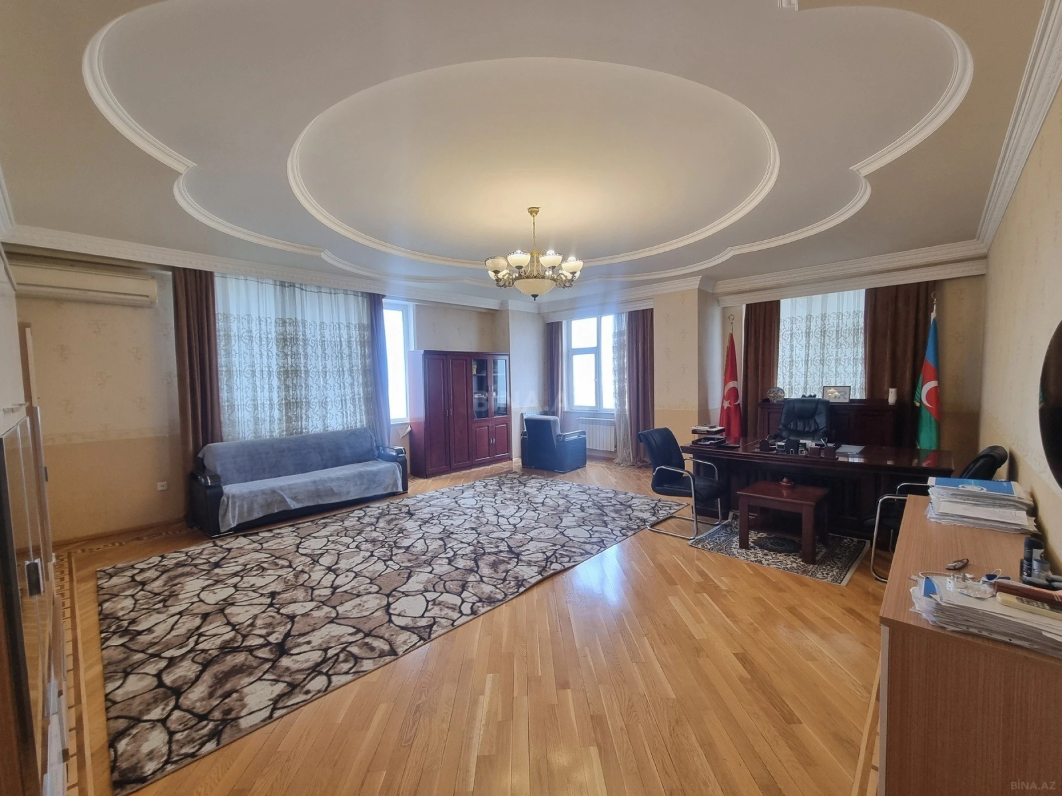Satılır 3 otaqlı mənzil 163 m²