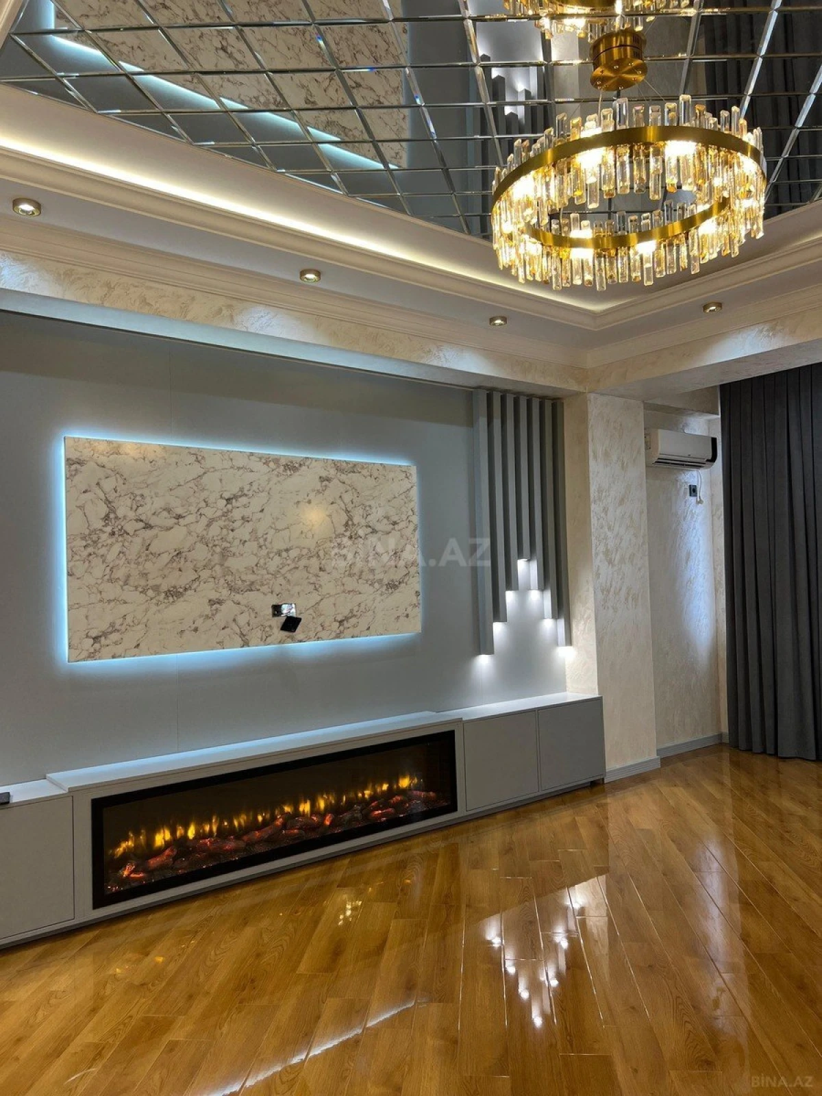 Satılır 4 otaqlı mənzil 134 m²