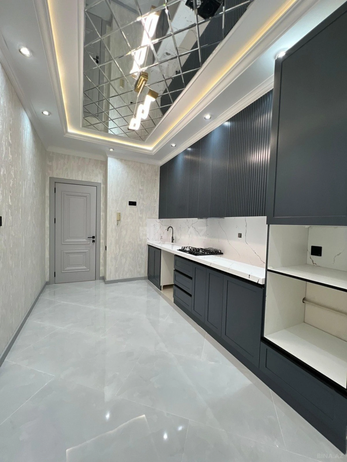 Satılır 4 otaqlı mənzil 134 m²