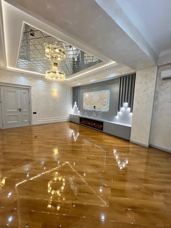 Satılır 4 otaqlı mənzil 134 m²