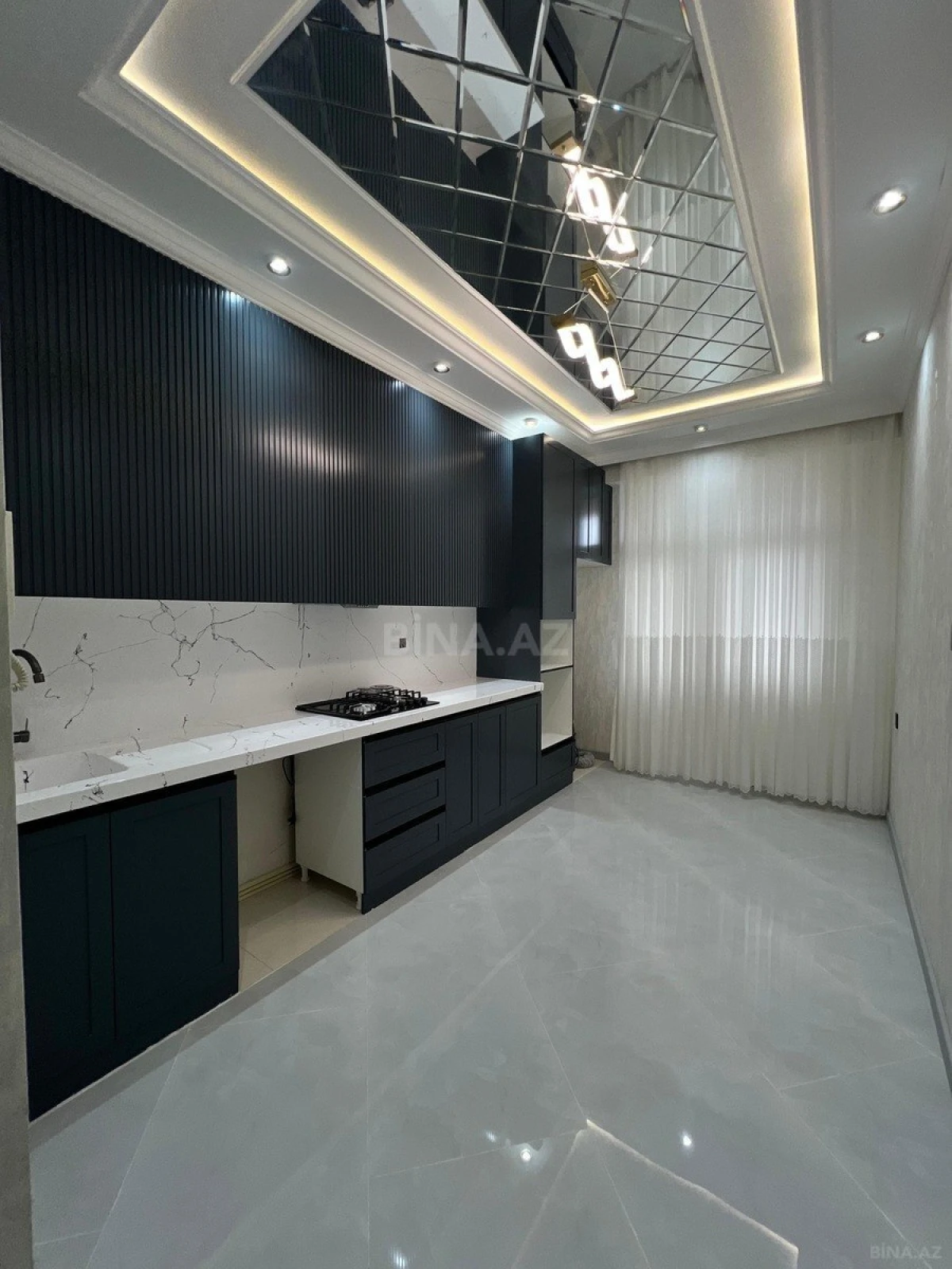 Satılır 4 otaqlı mənzil 134 m²