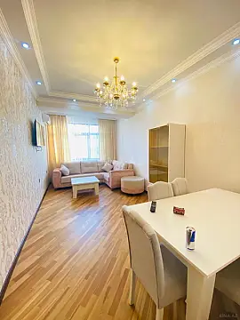 Kirayə verilir 2 otaqlı mənzil 80 m²