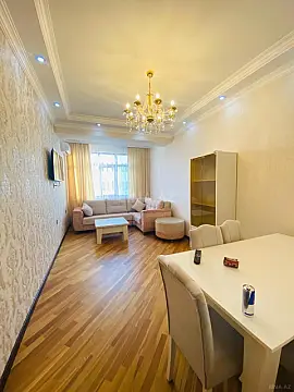 Kirayə verilir 2 otaqlı mənzil 80 m²