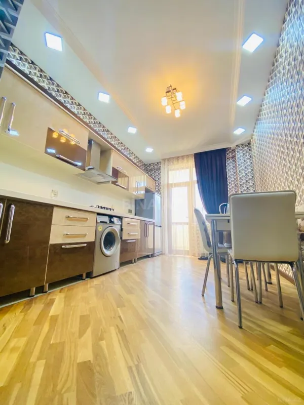 Kirayə verilir 2 otaqlı mənzil 80 m²