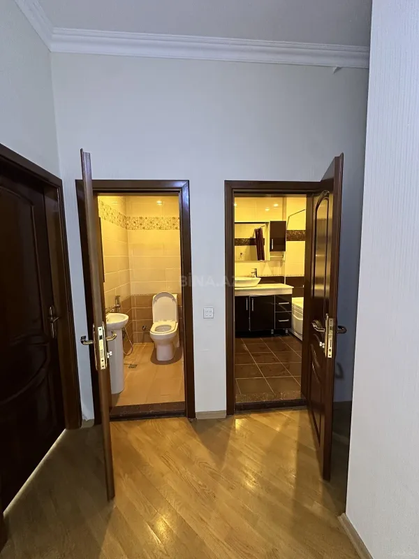 Satılır 3 otaqlı mənzil 132 m²