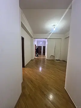 Satılır 3 otaqlı mənzil 132 m²
